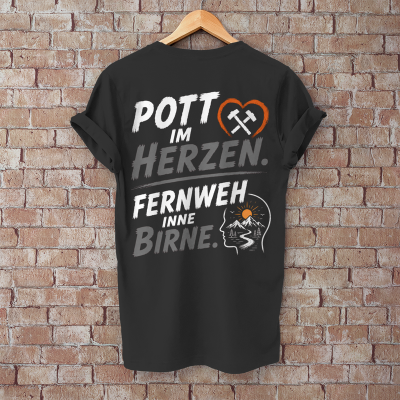 POTT IM HERZEN. FERNWEH INNE BIRNE Camping T-Shirt - Herren T-Shirt, POTTFREI
