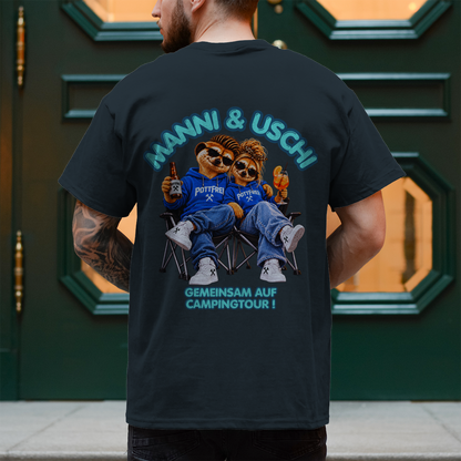 MANNI & USCHI – GEMEINSAM AUF CAMPINGTOUR! - T-Shirt-Herren