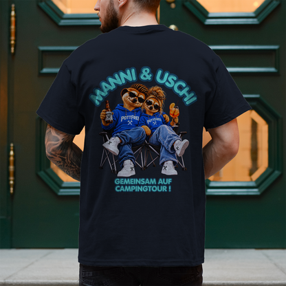 MANNI & USCHI – GEMEINSAM AUF CAMPINGTOUR! - T-Shirt-Herren